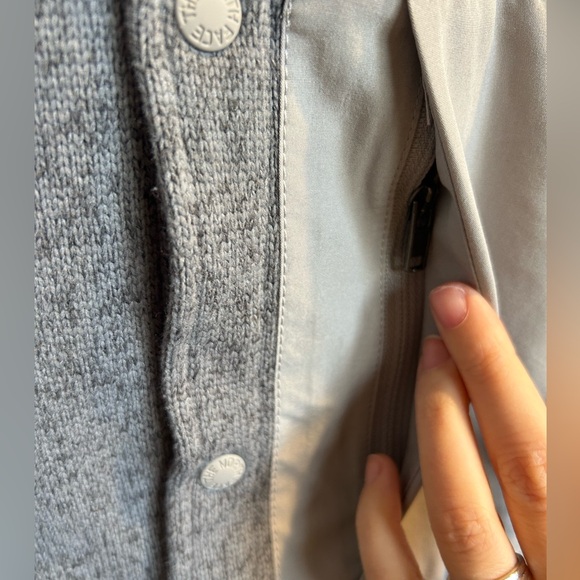 The North Face Men’s Button Up Woven Jacket (Fleece Lined) - Picture 3 of 11